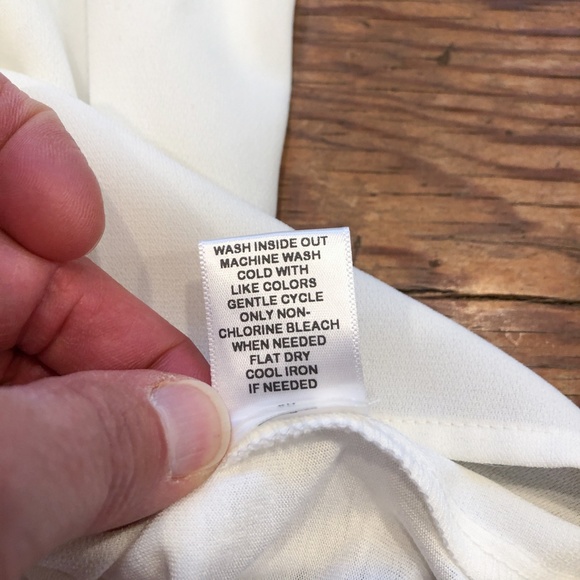 Elle - Off White sleeveless top with pleats - Picture 10 of 11